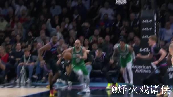 西蒙斯三分雨狂砍赛季最高39分 凯尔特人逆转热火19分 西蒙斯三分雨狂砍赛季最高39分 凯尔特人逆转热火19分