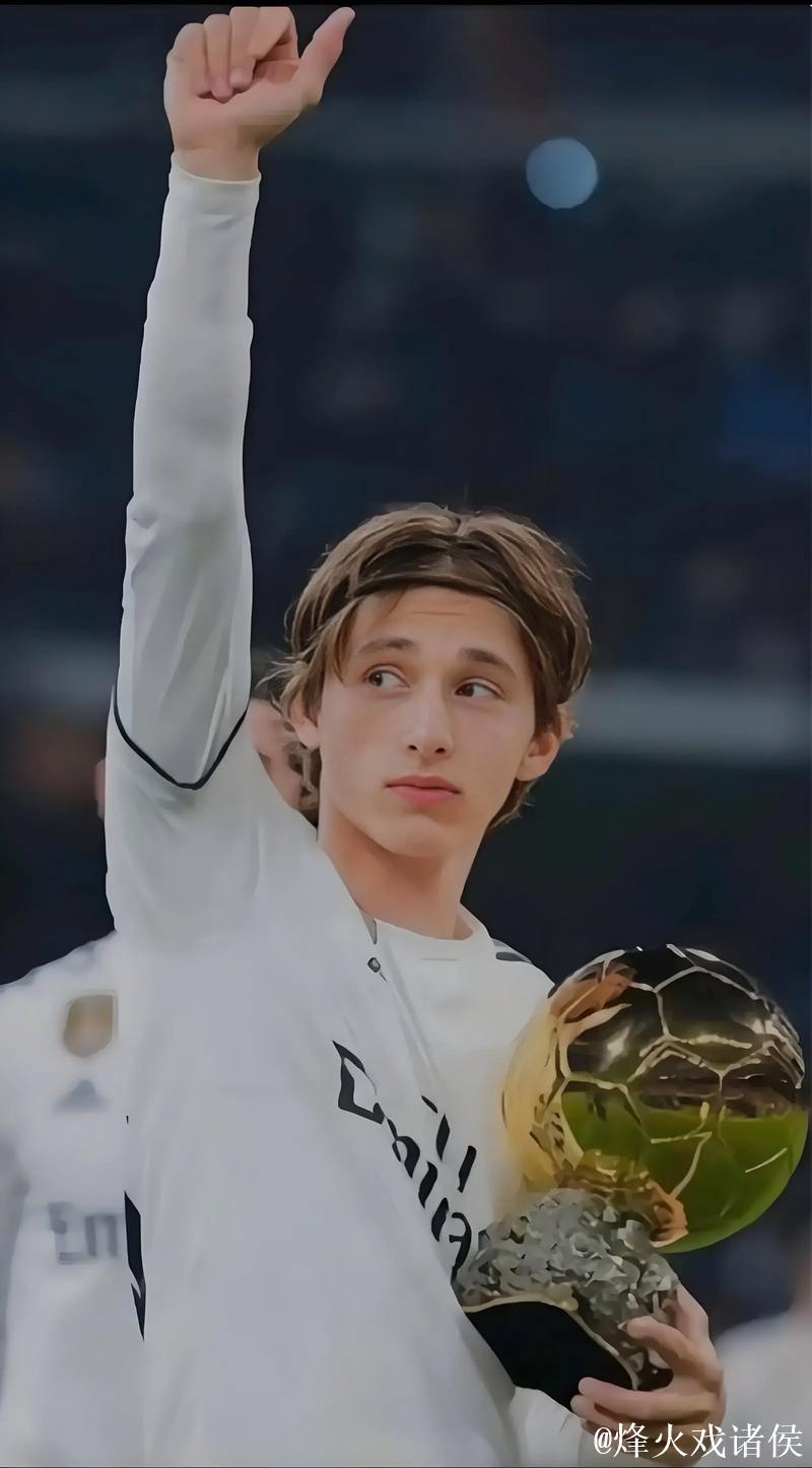 《大咖陪你看》莫德里奇奔跑不断战斗不止 《大咖陪你看》莫德里奇奔跑不断战斗不止